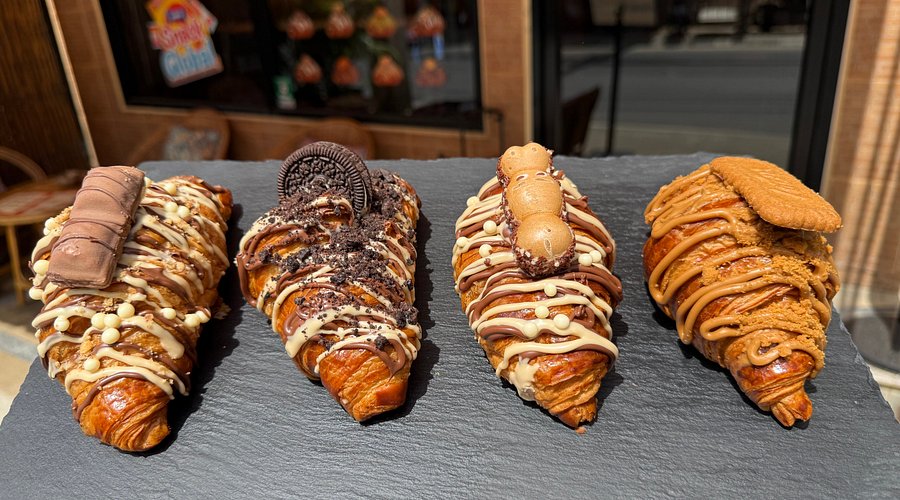 GOEN Bakery & Coffee | Croissant cake